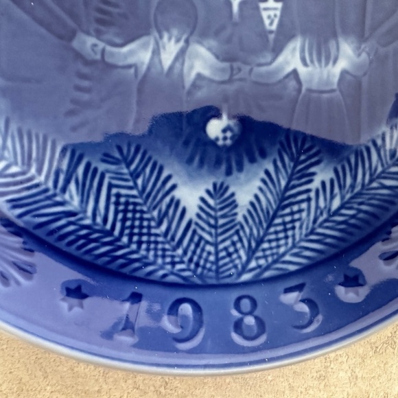 Royal Copenhagen Annual Blue Christmas 4 Plates Vintage Denmark 1981, 82, 83, 84 - Picture 10 of 16